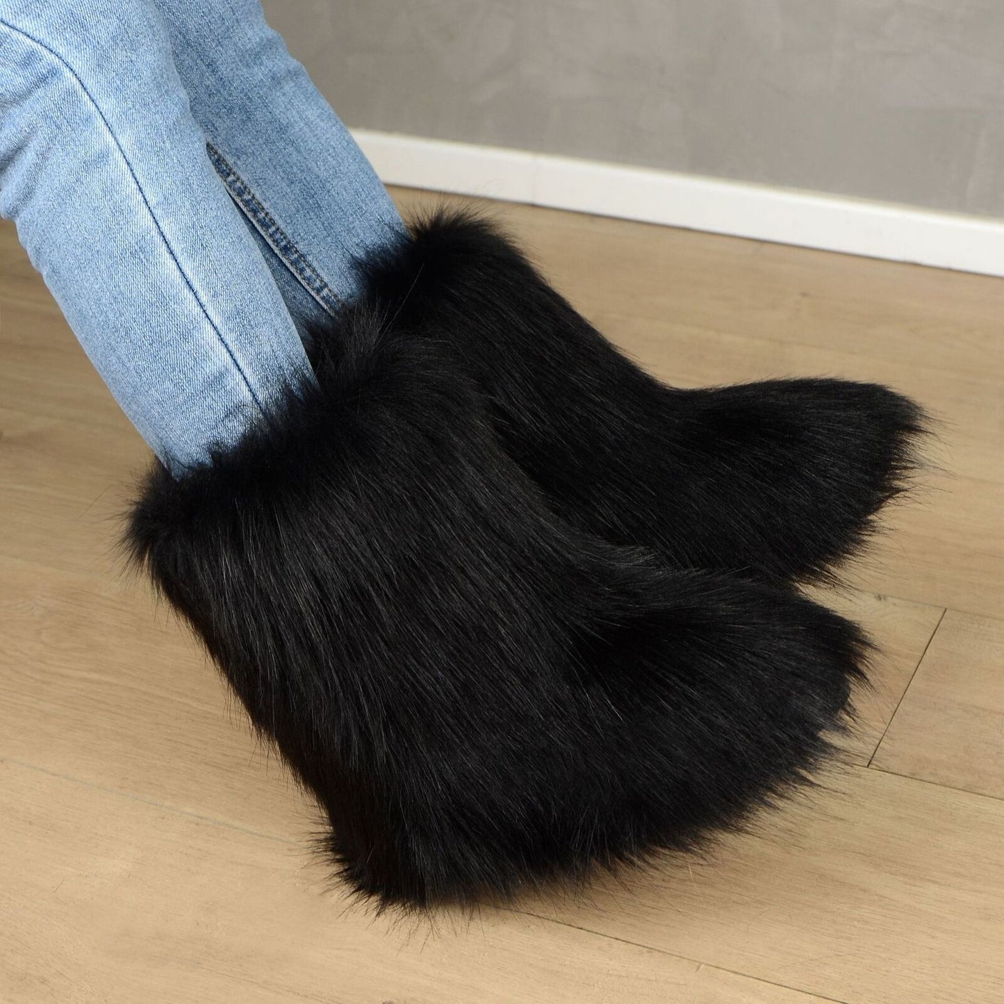 Women Faux Fur Boots Fuzzy Fluffy Furry round Toe Winter Snow Boots Warm Shoes