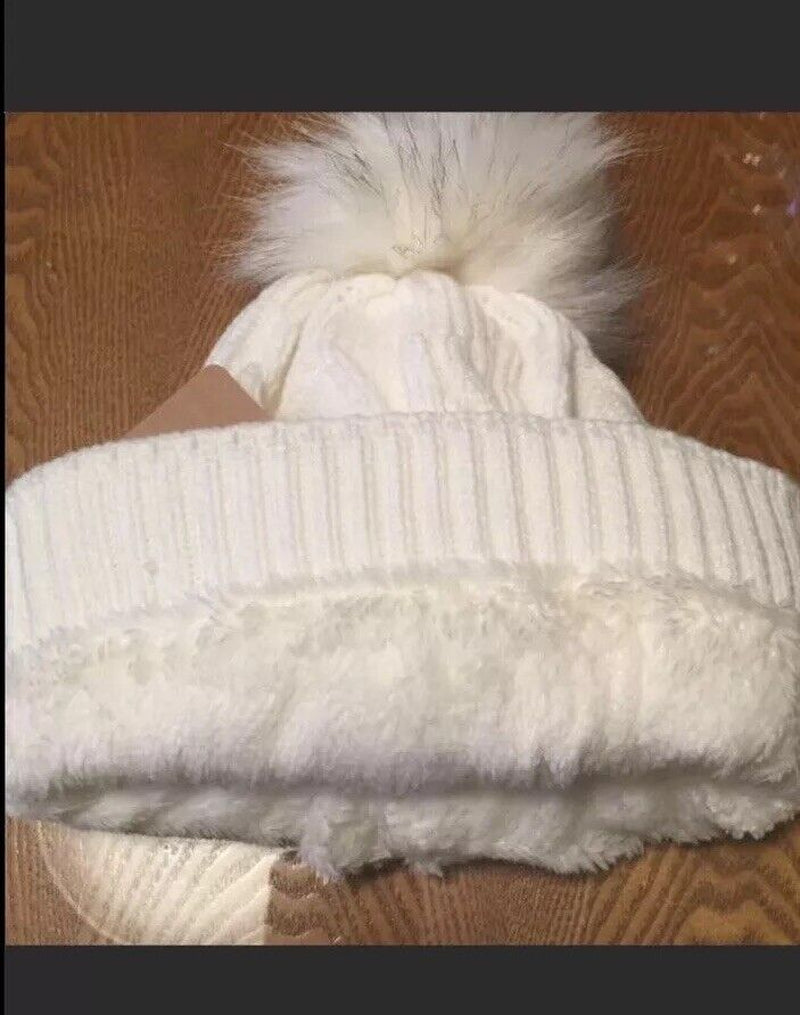 UGG NWT Australia Winter Beanie White