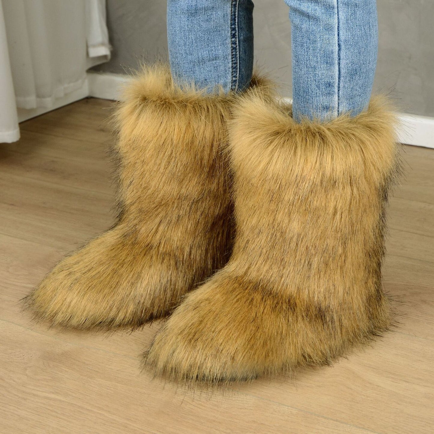 Women Faux Fur Boots Fuzzy Fluffy Furry round Toe Winter Snow Boots Warm Shoes